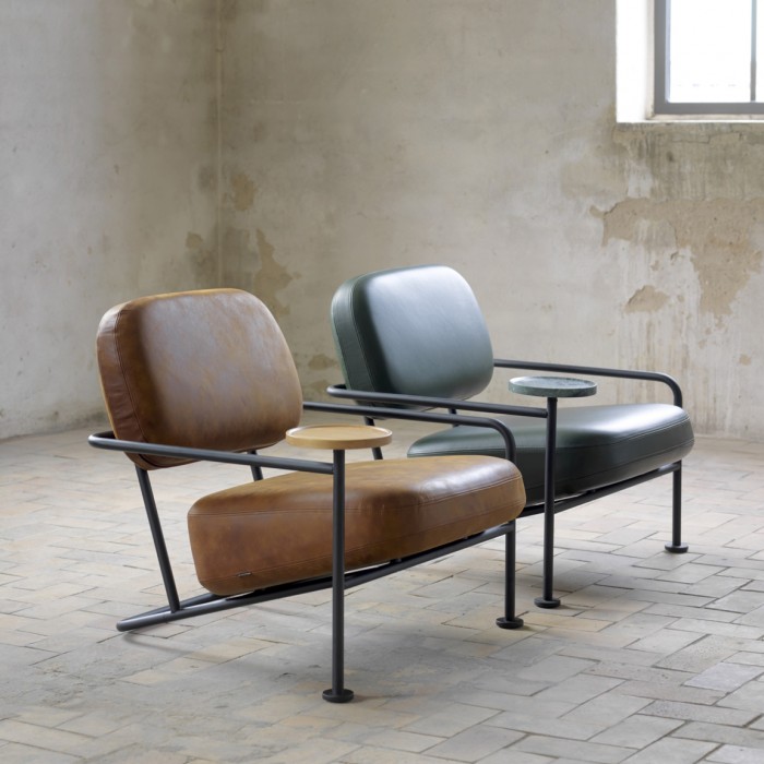 ÅHUS Easy Chair with wooden table - Leather